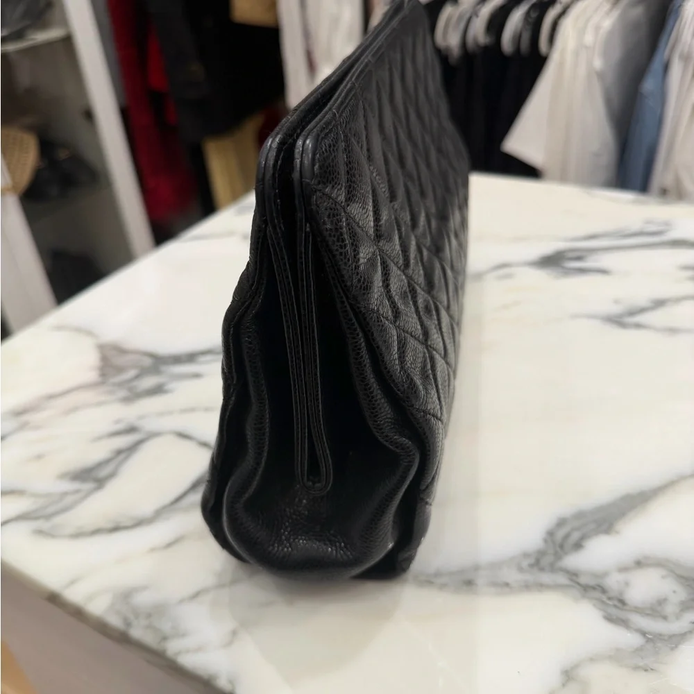 Chanel Black Leather Timeless Clutch - Magnetic closure - Picture 6 of 7